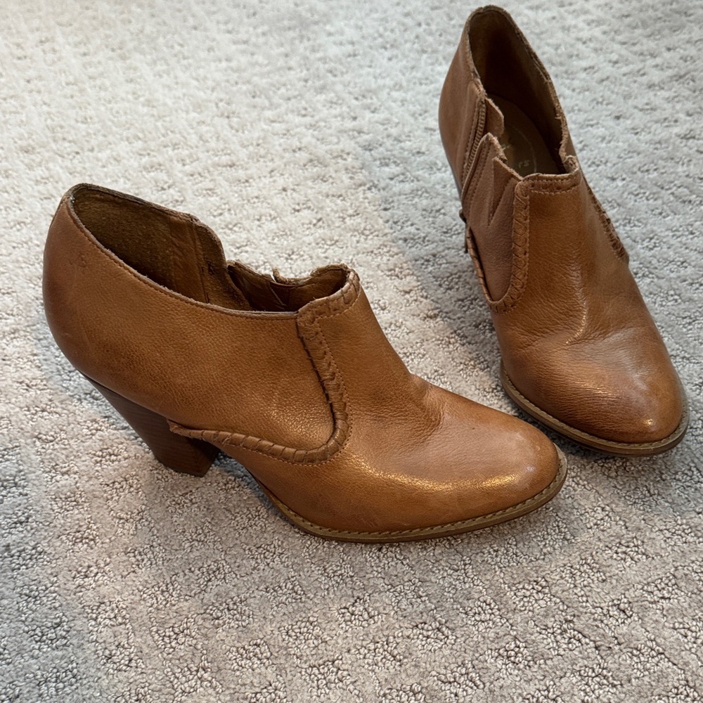 Stylish Tan Leather Ankle Boots